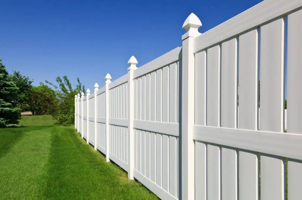 White vinyl privacy fence